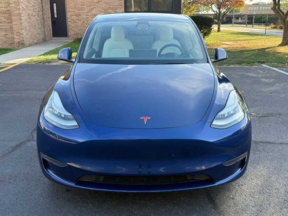 Tesla Model Y Long Range      2021