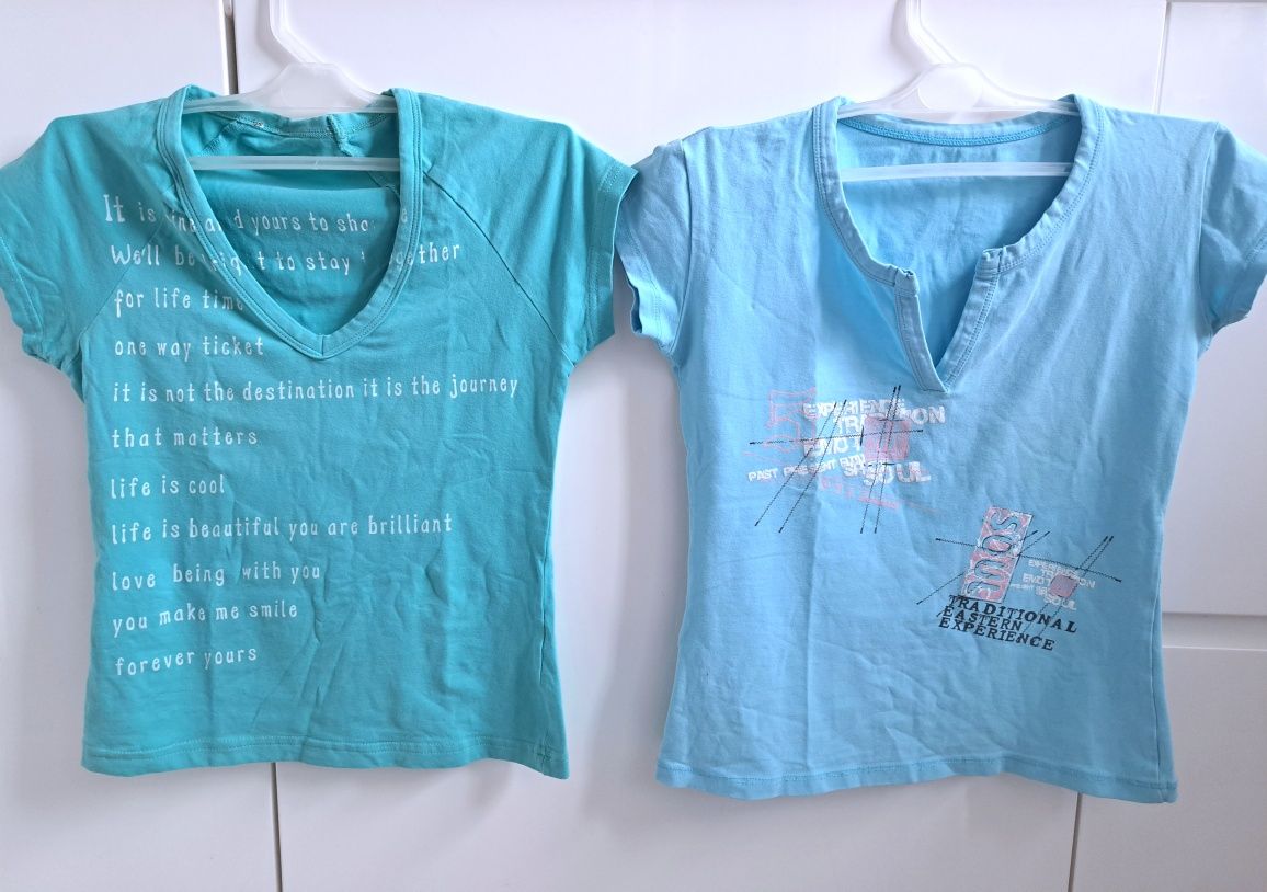 T-shirty z dekoltem V