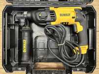 Młotowiertarka udarowa sieciowa Dewalt D25133 | walizka transportowa