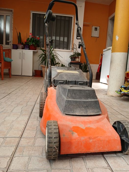 Maquina de cortar relva