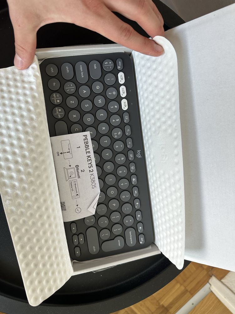 klawiatura bezprzewodowa logitech pebble keys 2 k380s nowa