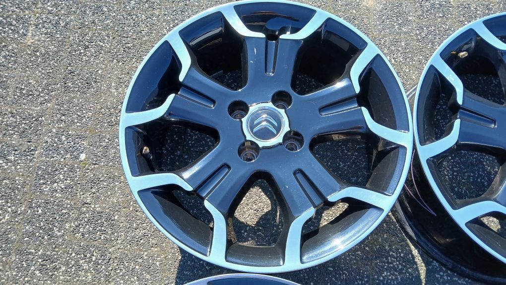 17" Citroen 4x108  7j et25 C3 C4 DS3 DS4 DS5  +215/45/17