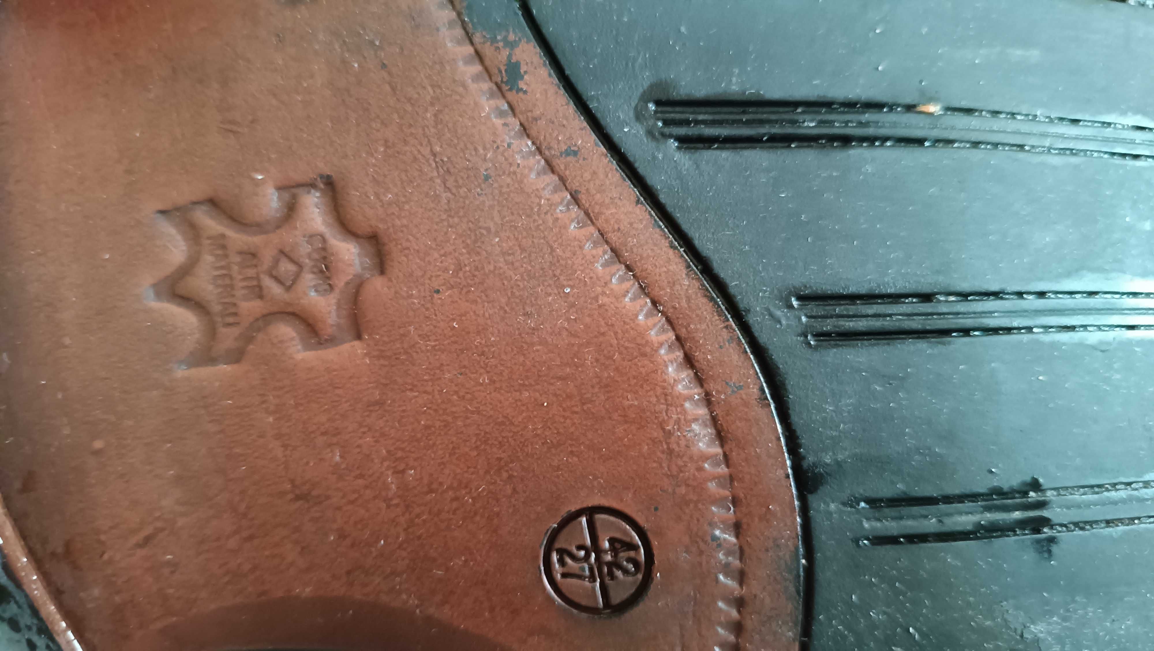 Brązowe buty do garnituru męskie