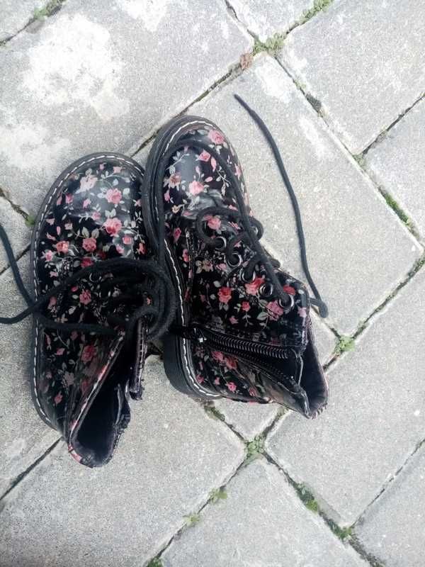 botas menina flores