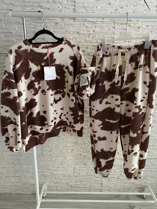 Rezerwacja Azara nowy piękny dres krówka łaty print Viral