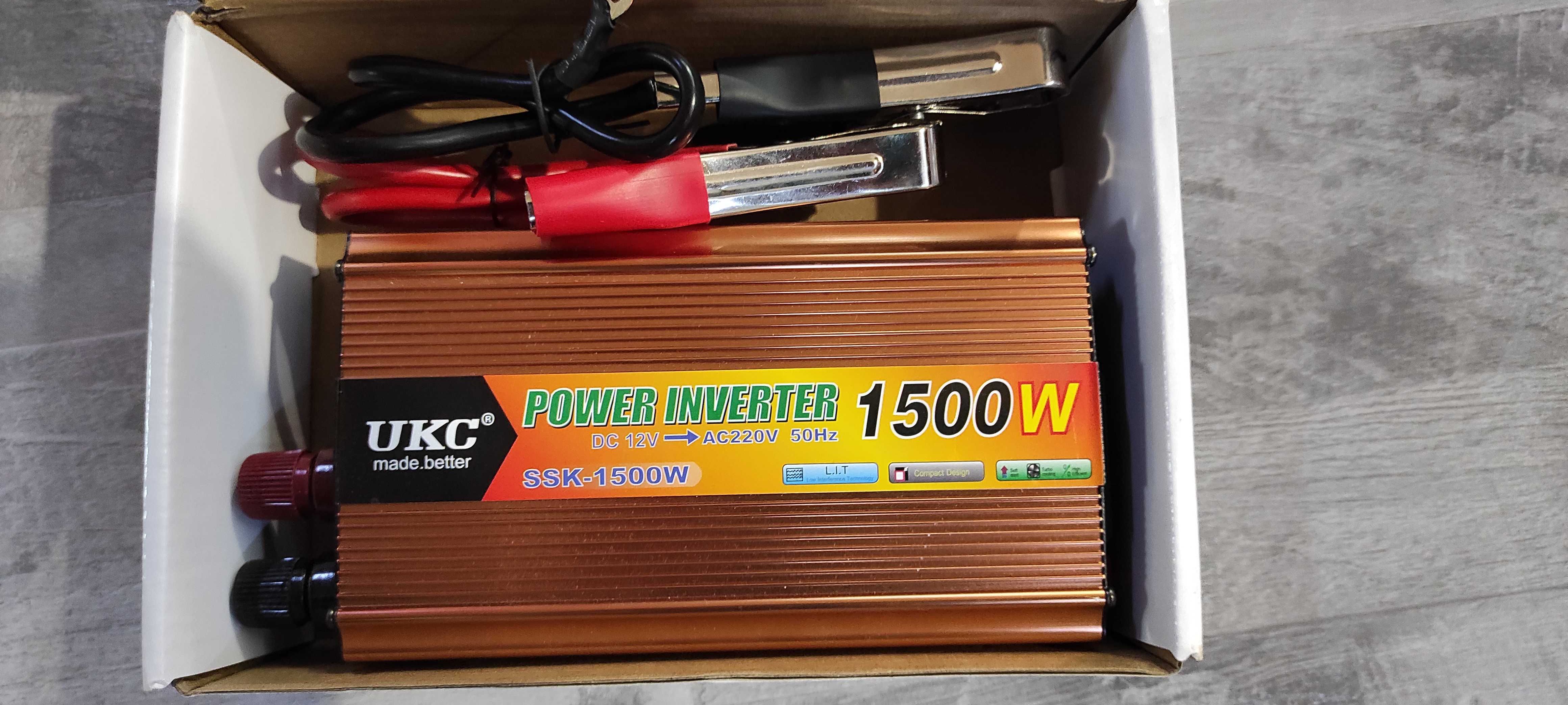 Инвертор UKC SSK-1500W 12-220v