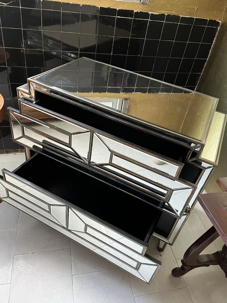 Cómoda vintage (com exterior em espelho)
