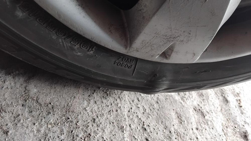 Brifdgestone Blizzak Revo GZ 195 65 15