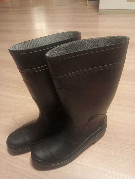 Nowe czarne kalosze 40