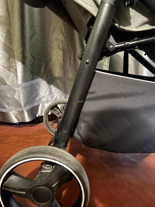 Прогулянкова коляска Карело Браво