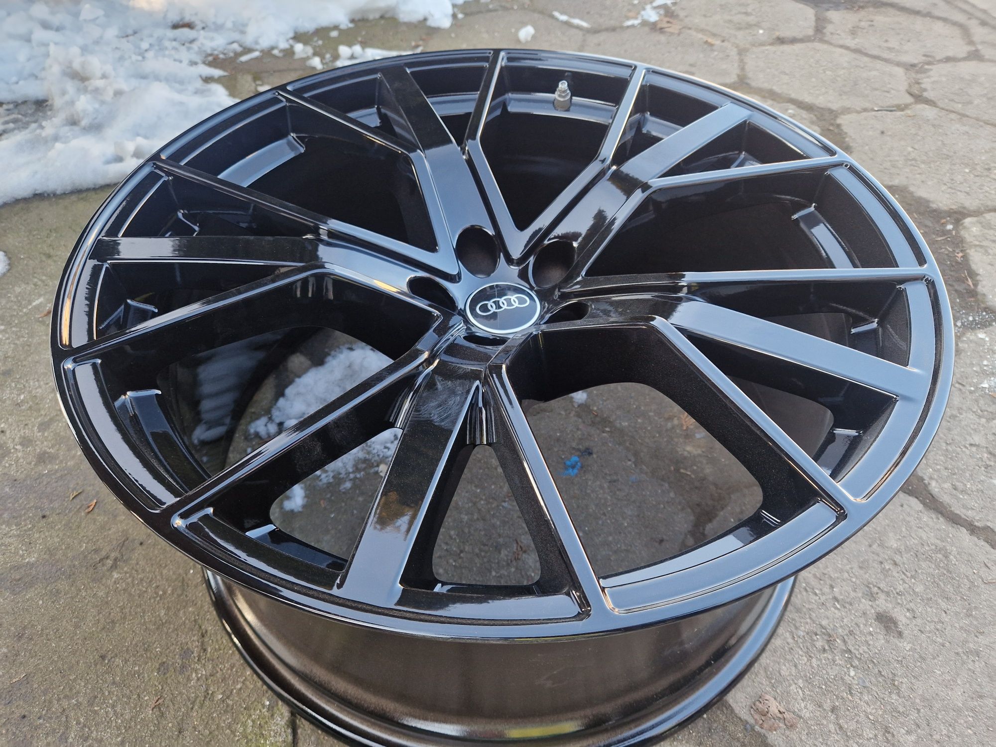 Oryginalne Felgi Audi Q8 SQ8 RSQ8 S-line 22 cale 4M8