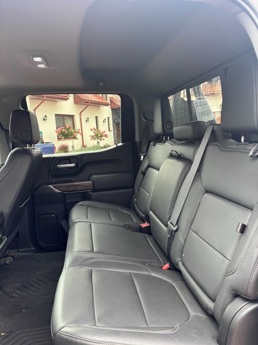 Sprzedam  SILVERADO  2021