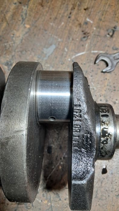 Колінвал мт днепр в гарному стані не дорого