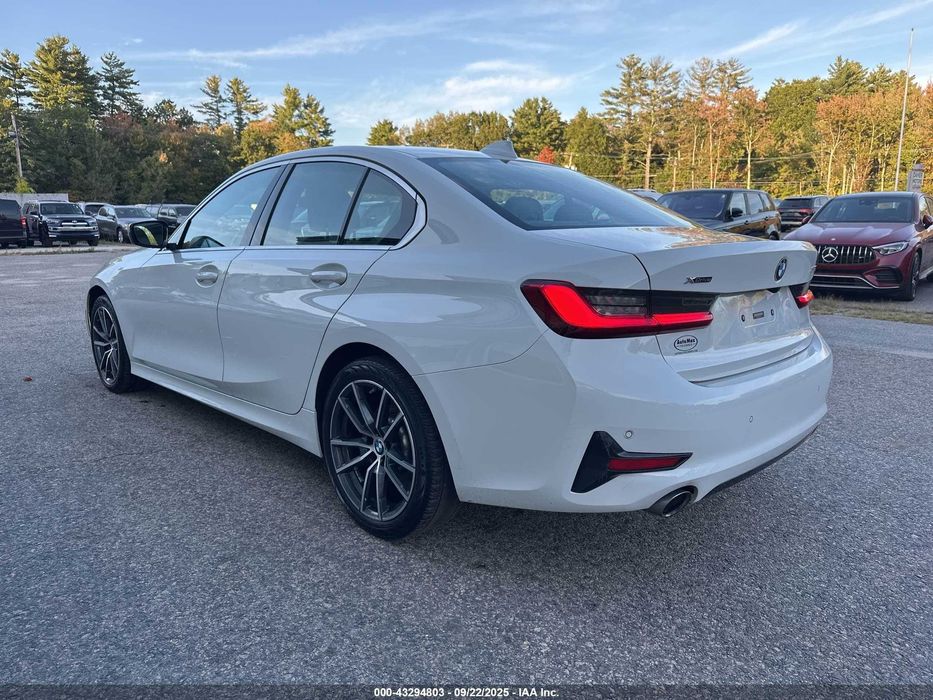 2020 BMW 3 Series в порту
