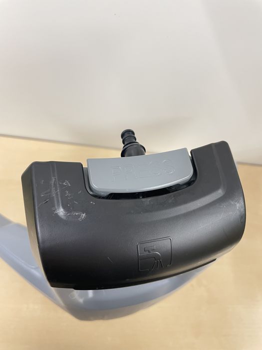 Używany Zbiornik czystej wody Karcher Se 4001 Se 4002