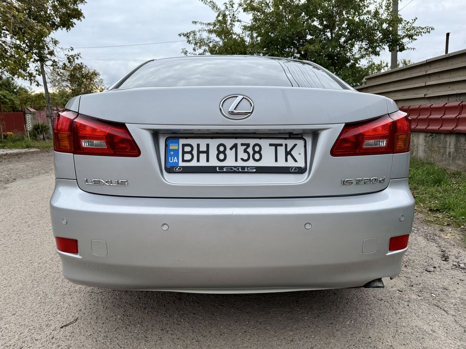Продам Lexus Is 220d