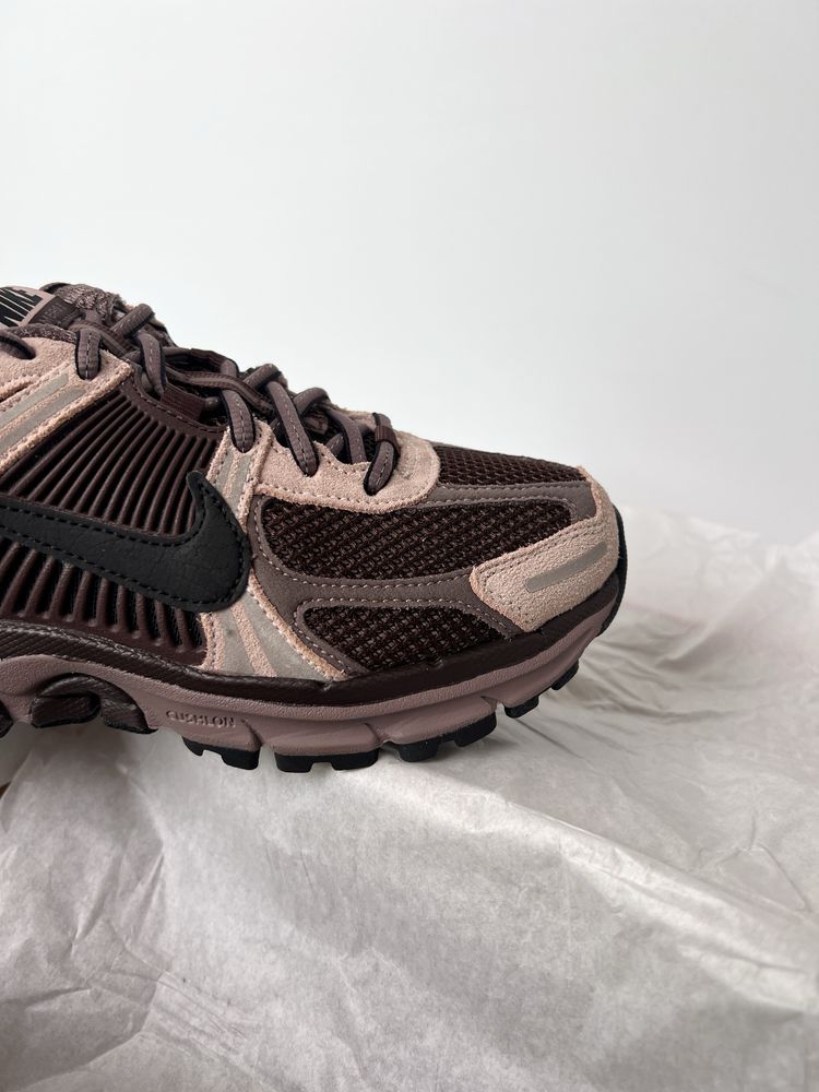 Оригинал Nike Zoom Vomero 5 Plum Eclipse (FV1166 200) летние найк зум