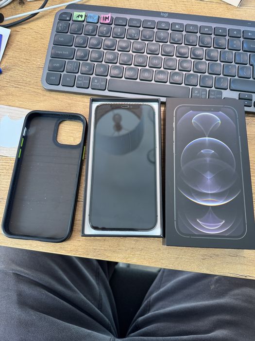 Iphone 12 PRO 128GB - 1 właś. szybka z tyłu pęknięta :( , bateria 83%