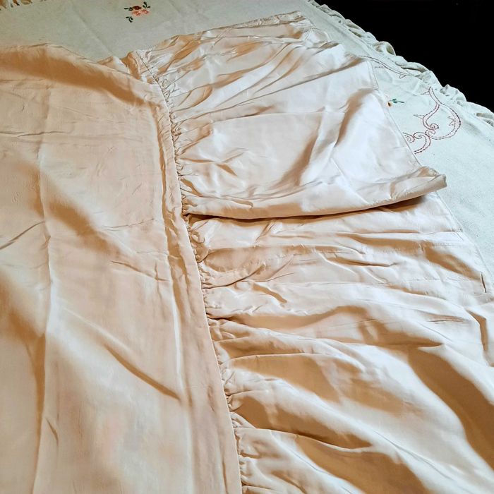 Colcha de linho vintage com bordado