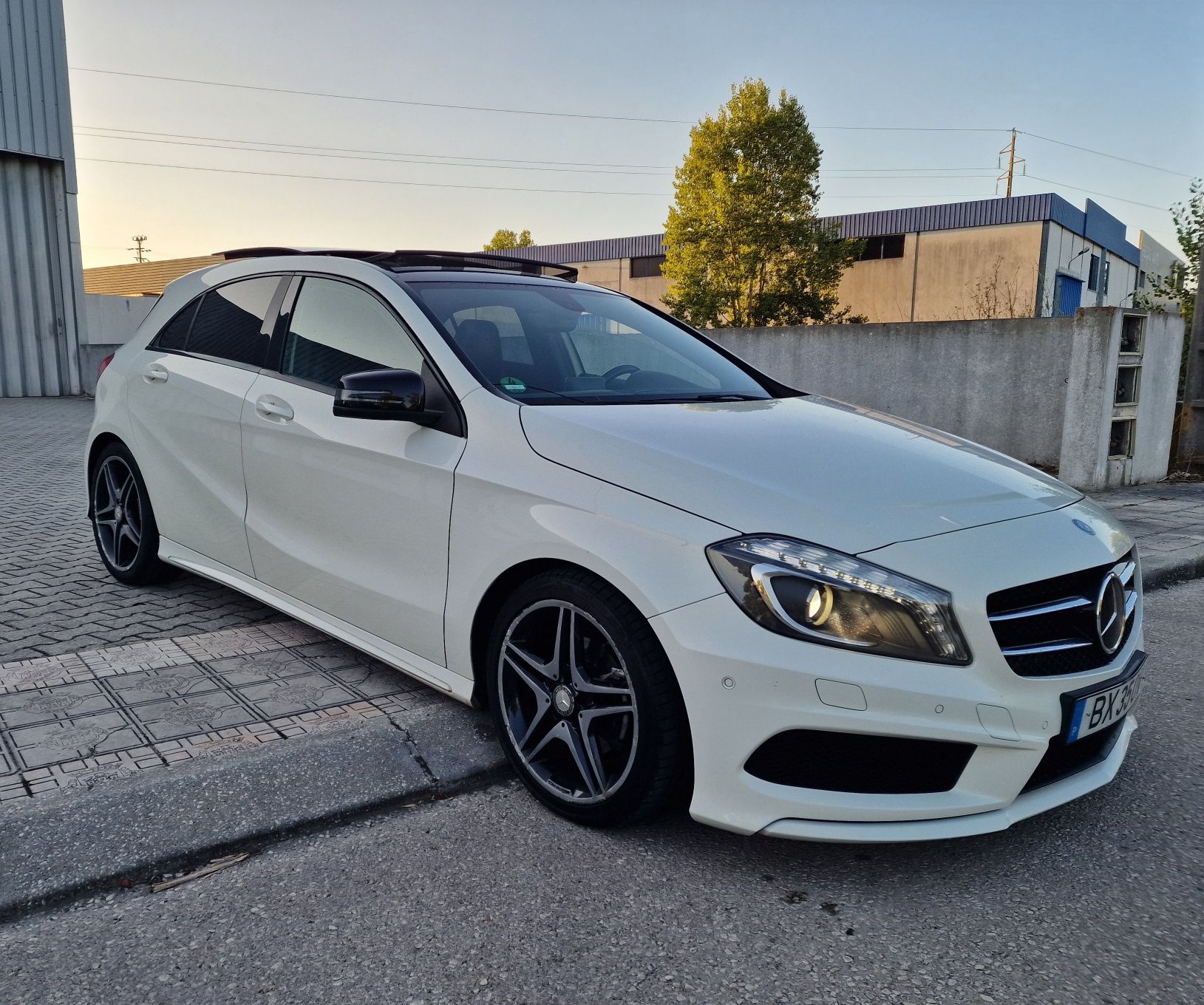 Mercedes-Benz A180cdi  AMG IMPECÁVEL