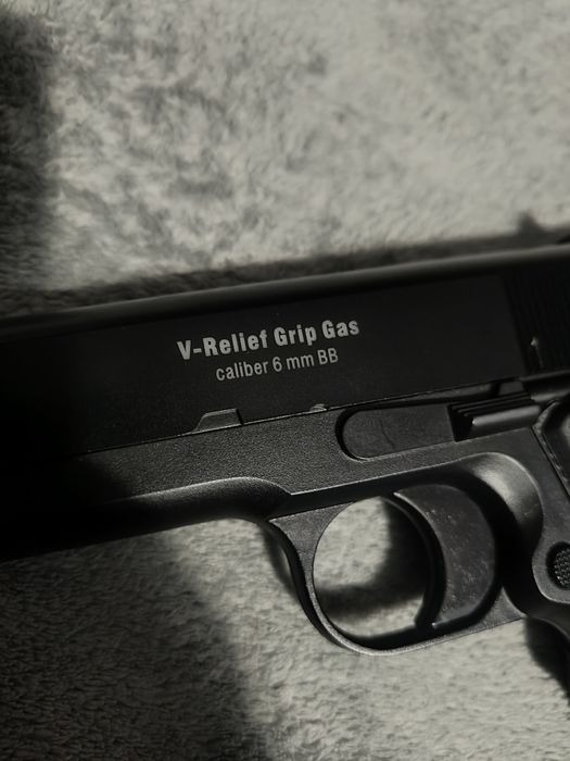 Airsoft Colt 1911 black greengas