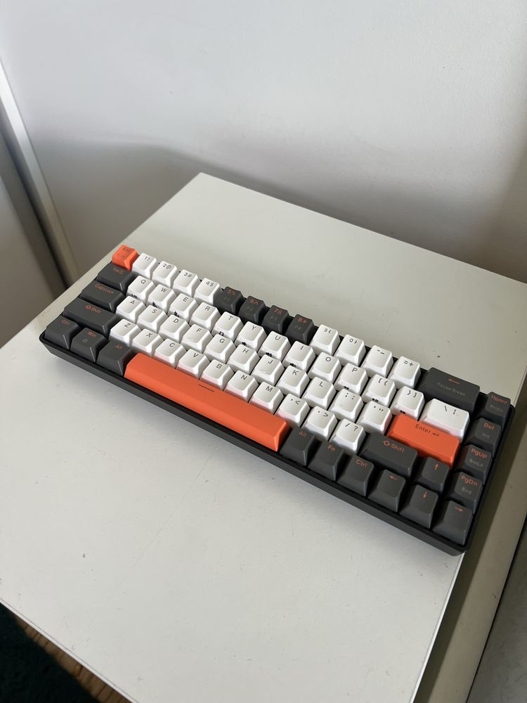 Klawiatura mechaniczna 60% bezprzewodowa - red switch