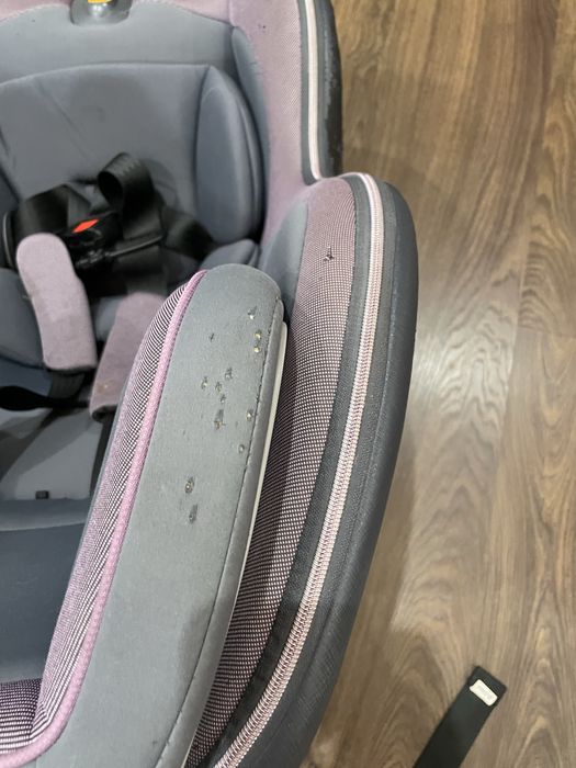 Продам автокрісло Chicco NextFit Zip