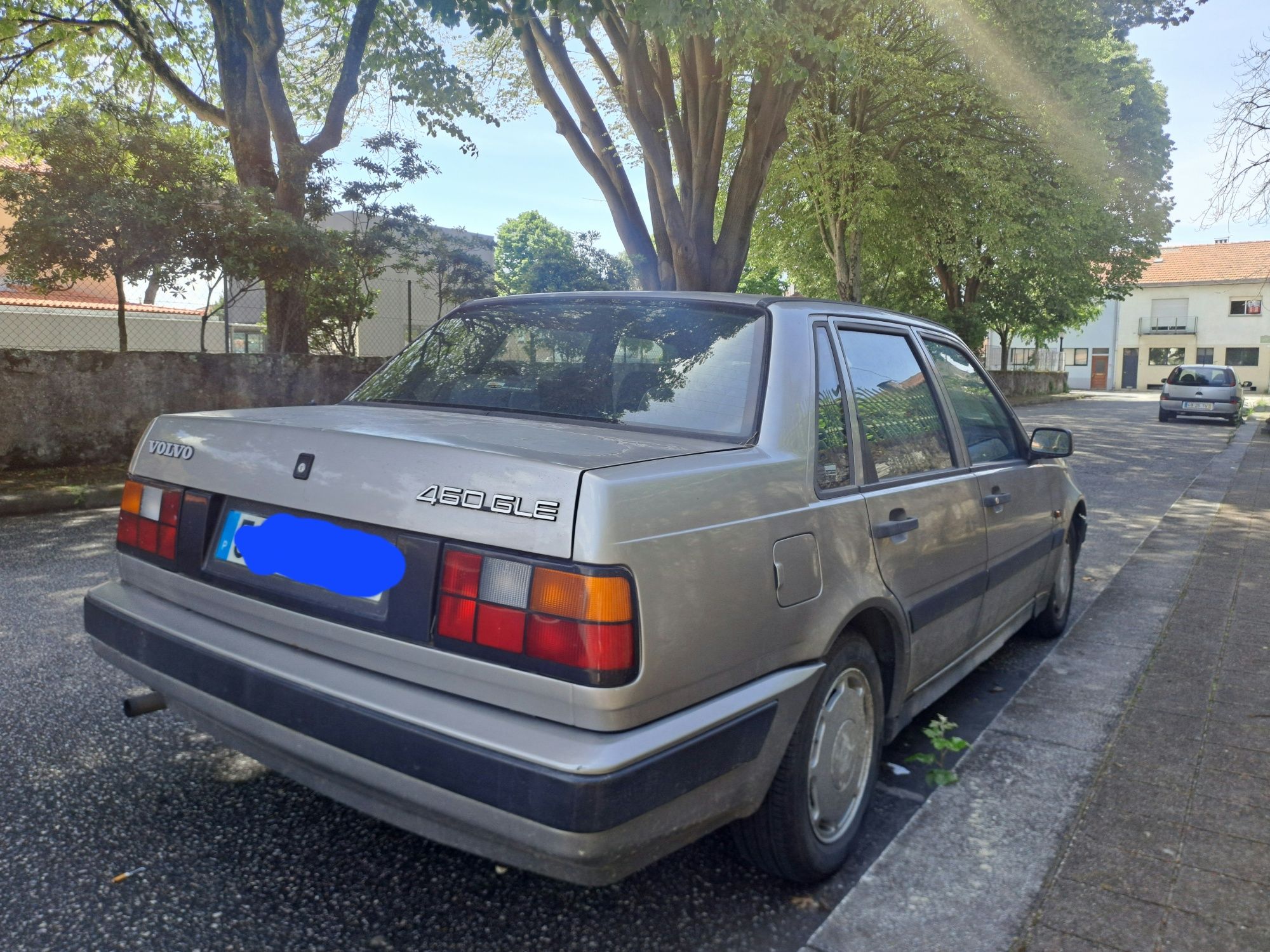 Volvo 460 GLE 1992 – Clássico com estilo e conforto!