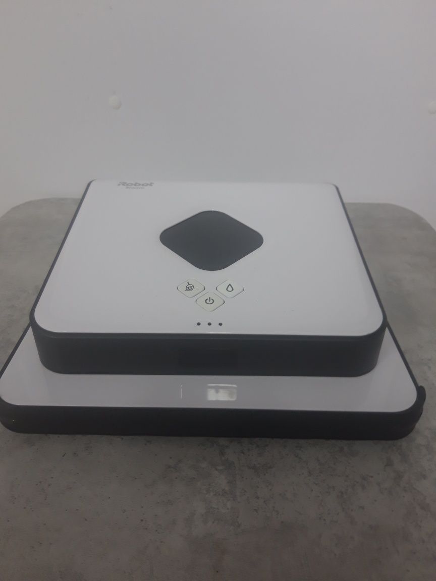 Робот прибиральник "полотер" iRobot Braava 390T