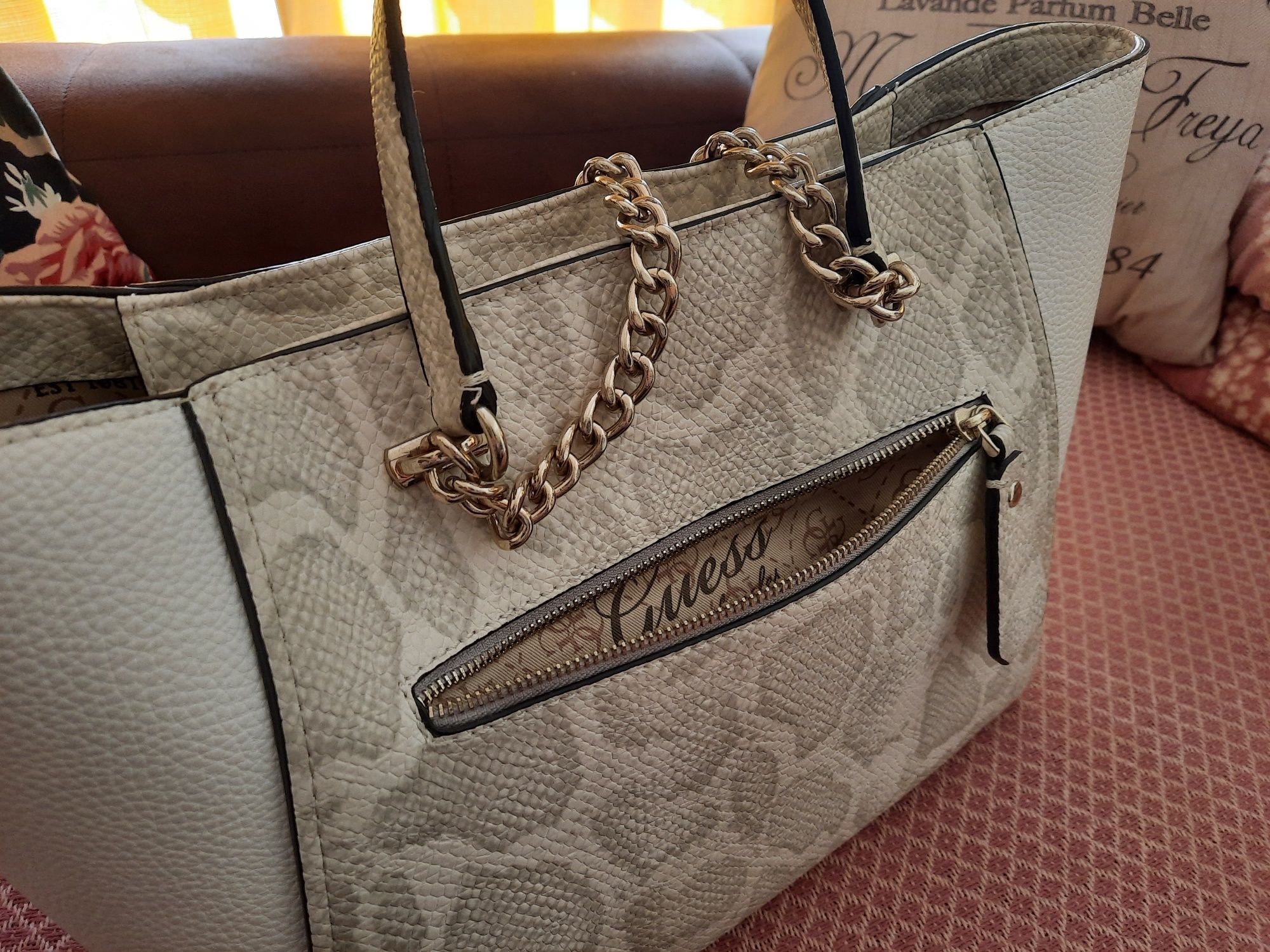 Mala shopper Guess