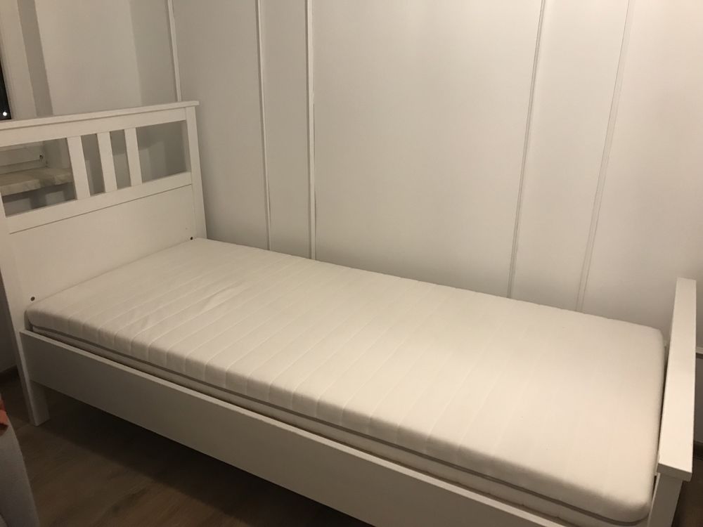Łóżko  jednoosobowe białe