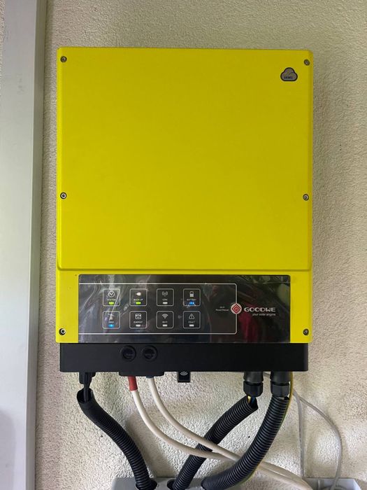 Продам однофазний гібридний інвертор Goodwe GW-3048EM 3 кВт