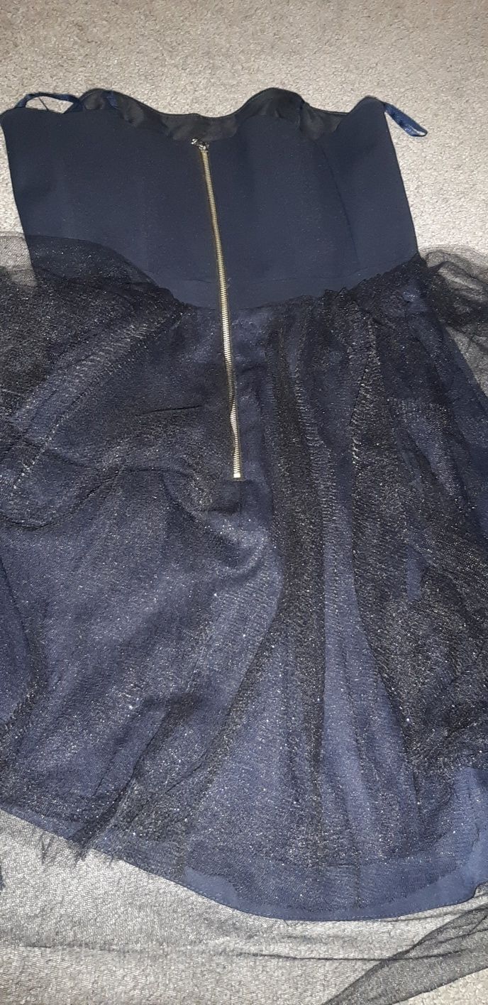 Sukienka granatowa rozkloszowana z tiulem i brokatem M/38