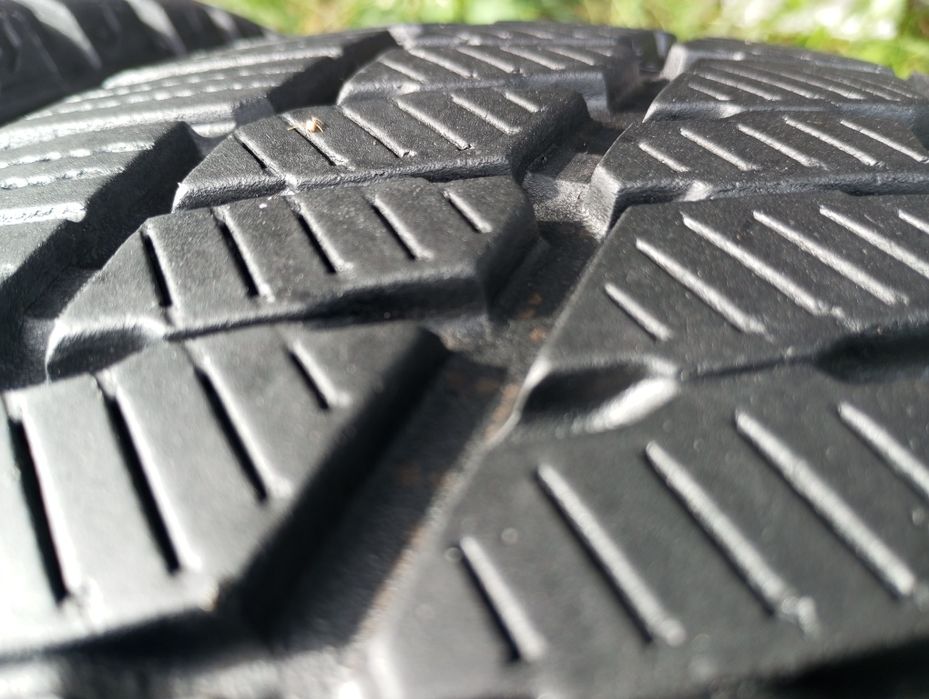 Sprzedam bardzo ładne opony 215/65 r16C