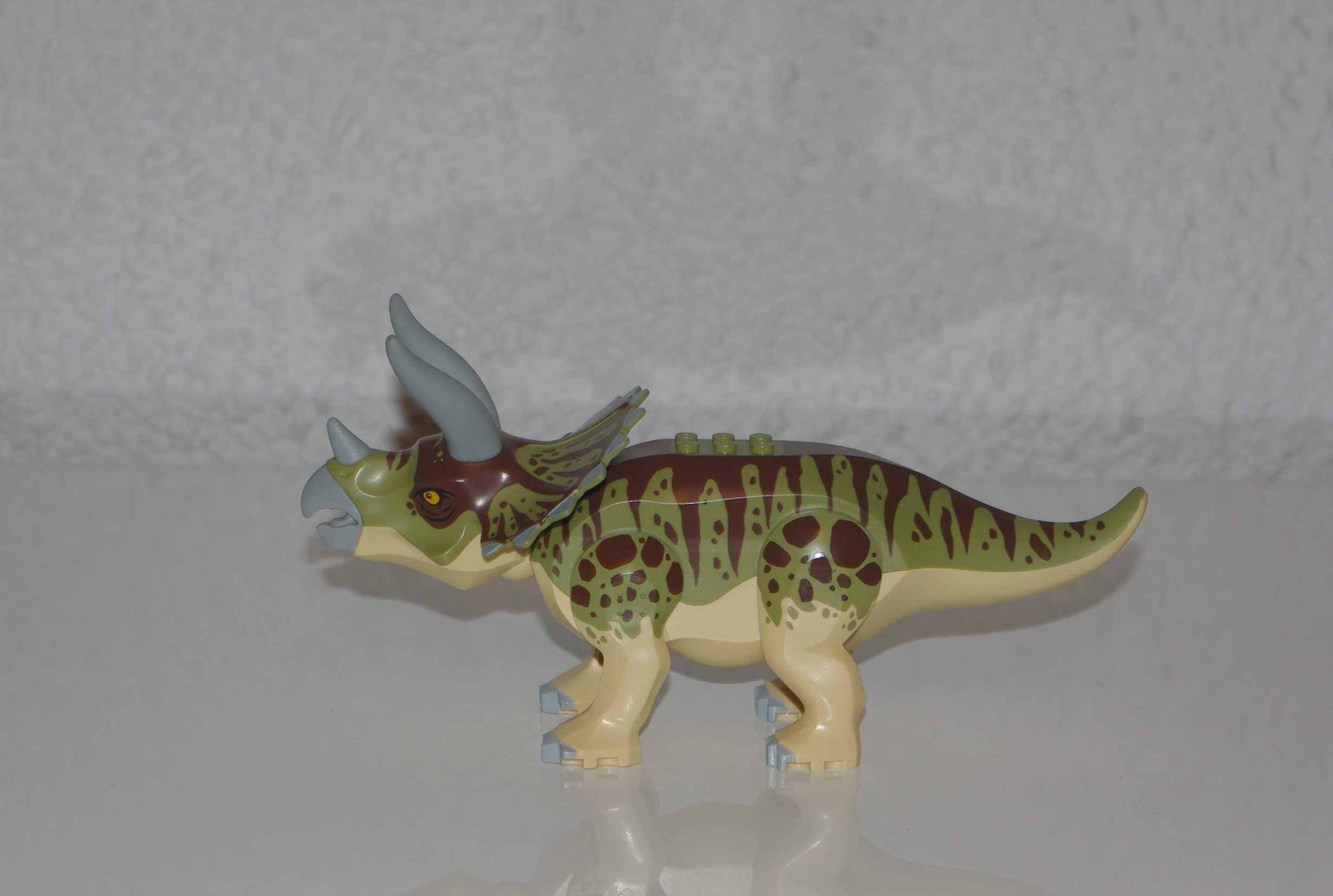 LEGO Dinozaur Triceratops nowy