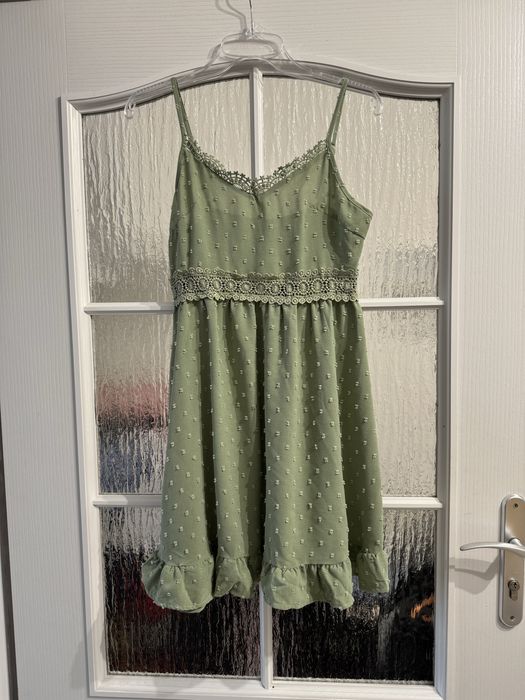 Letnia sukienka w stylu boho- pastelowa zieleń