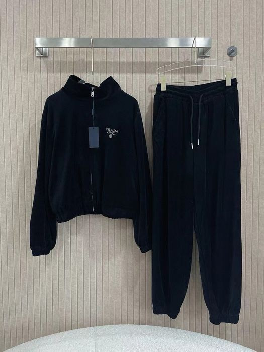 Велюровий костюм з штанами жіночий сірий та чорний бренд