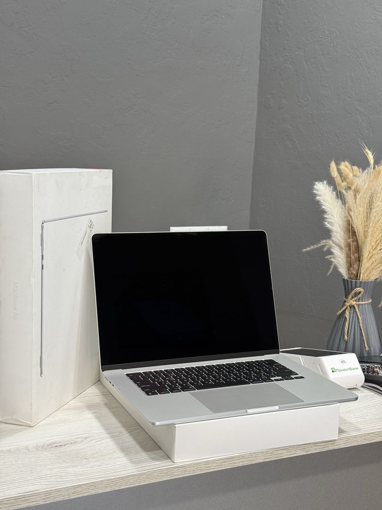 Macbook Air 15’ M2 16/512gb Silver 2022 рік