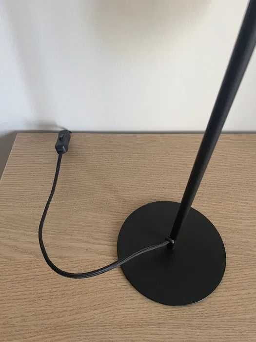 Candeeiro de mesa preto estilo industrial