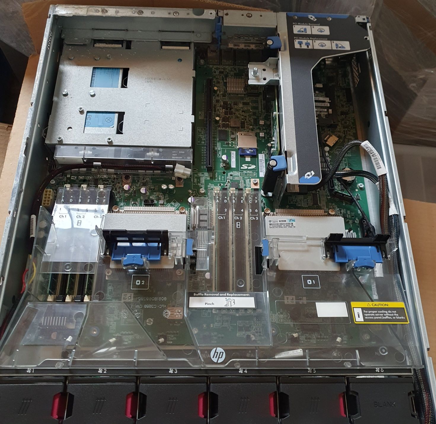 SERVIDOR HP Proliant DL380e Gen8