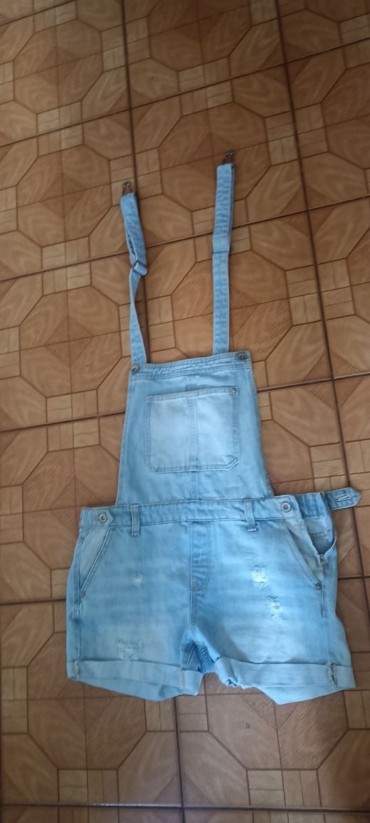 Bershka ogrodniczki jeansowe jasnoniebieskie rozmiar EU 36/S