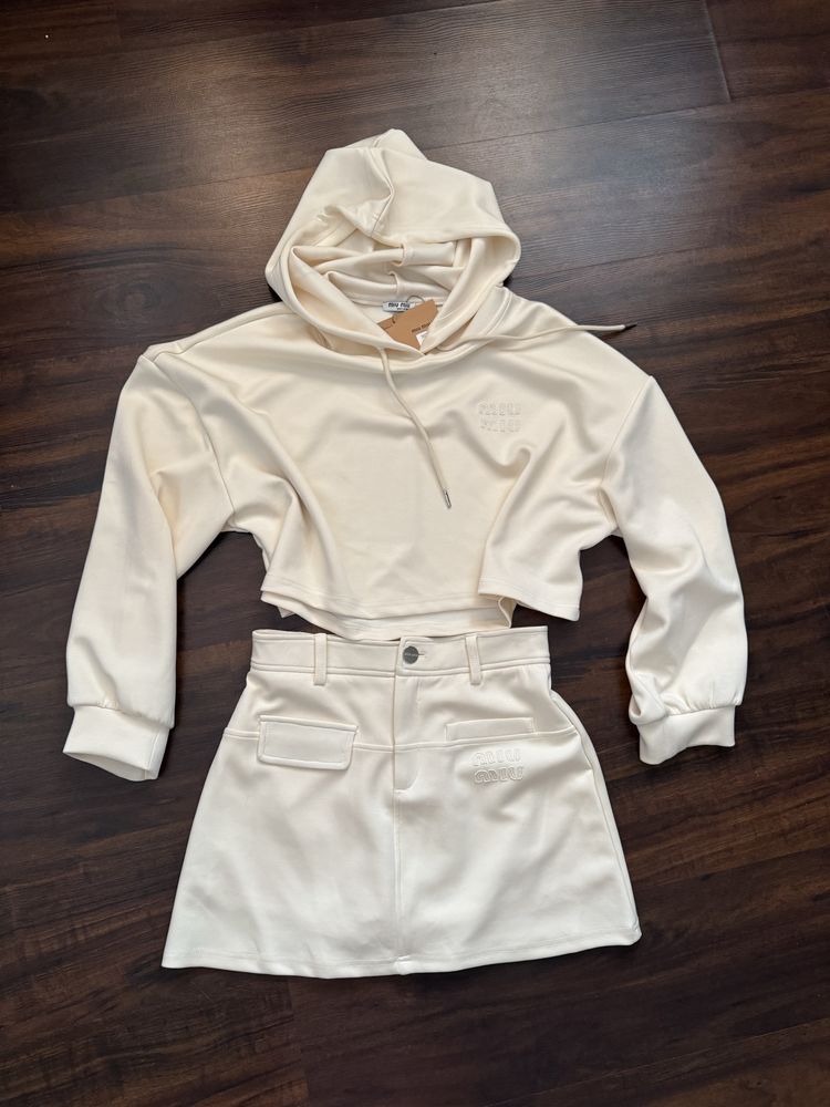 Komplet / spodniczka + bluza Miu Miu