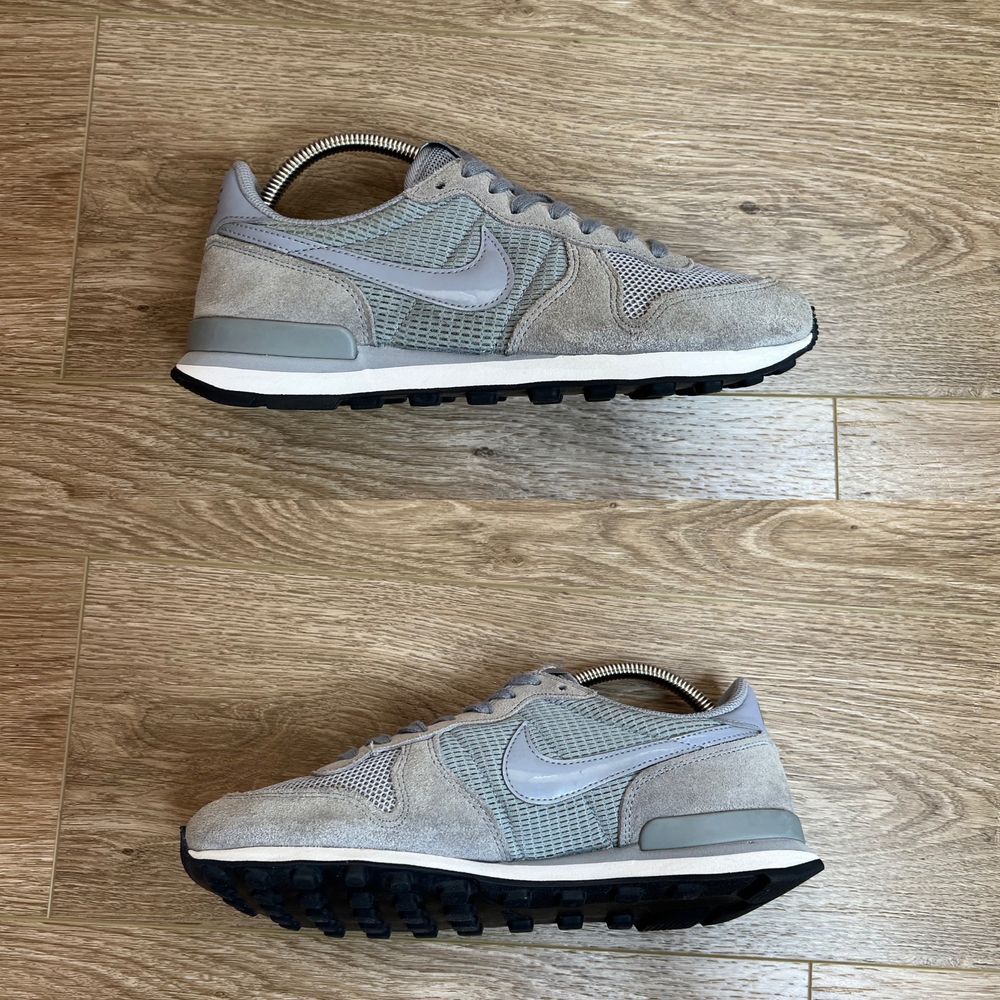 Продам БОМБЕЗНІ кросівки Nike Internationalist Grey