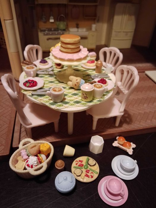 Sylvanian Families, 5708; miejski domek + wyposażenie