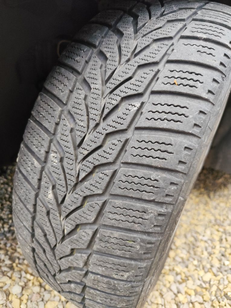 Sprzedam opony zimowe 205/50 R17