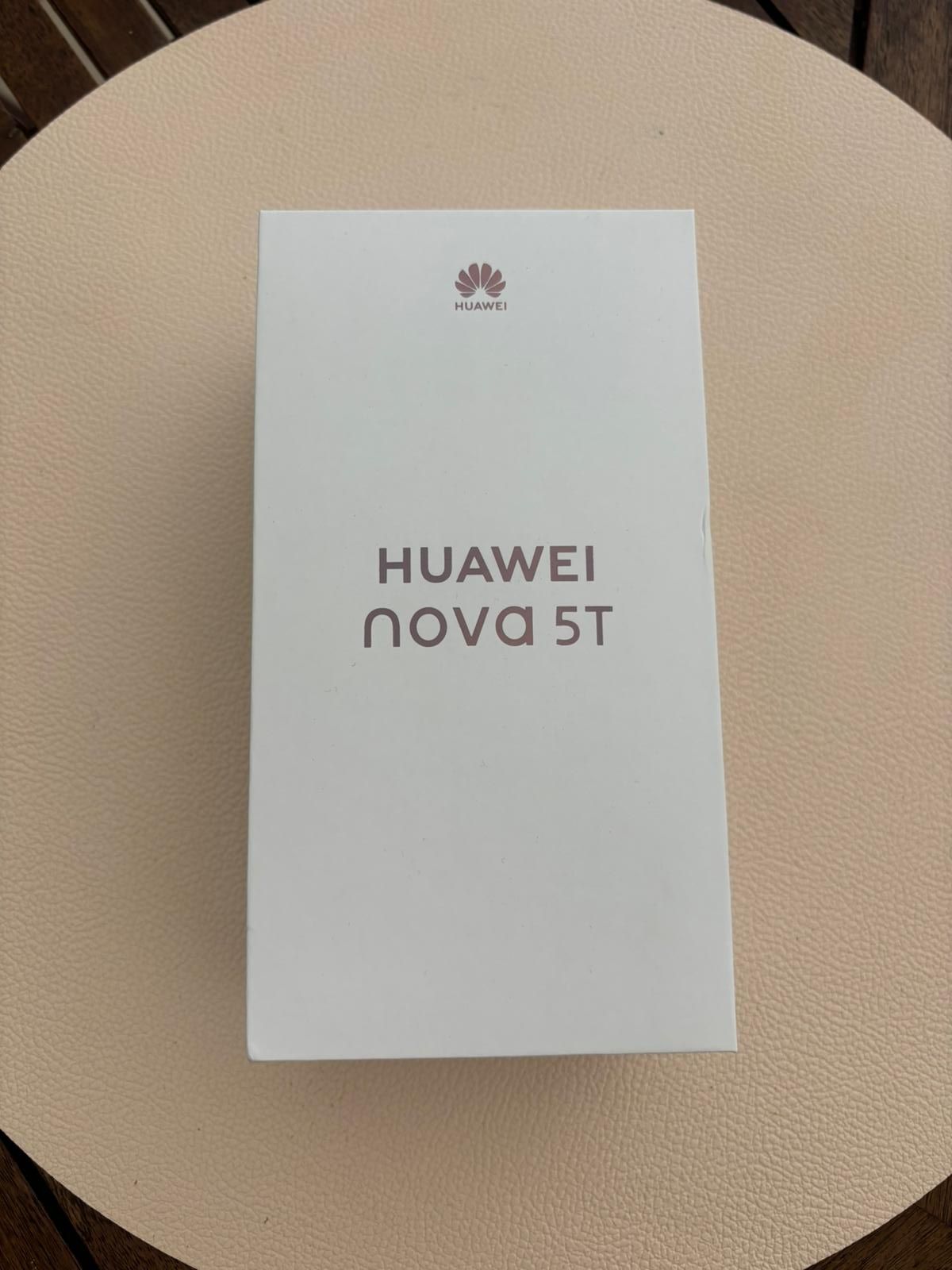 Huawei Nova 5t, 6gb Ram, 128 gb em óptimo estado