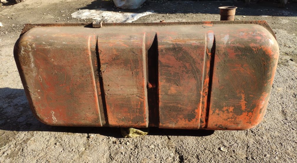 Продам паливні баки на 200 та 250л.