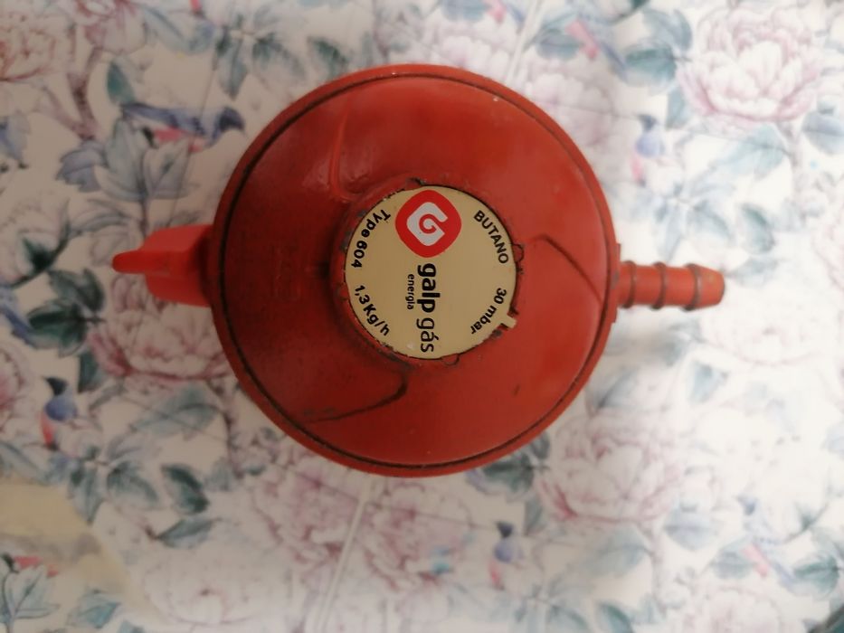Vasilhame de gaz com redutor para desocupar