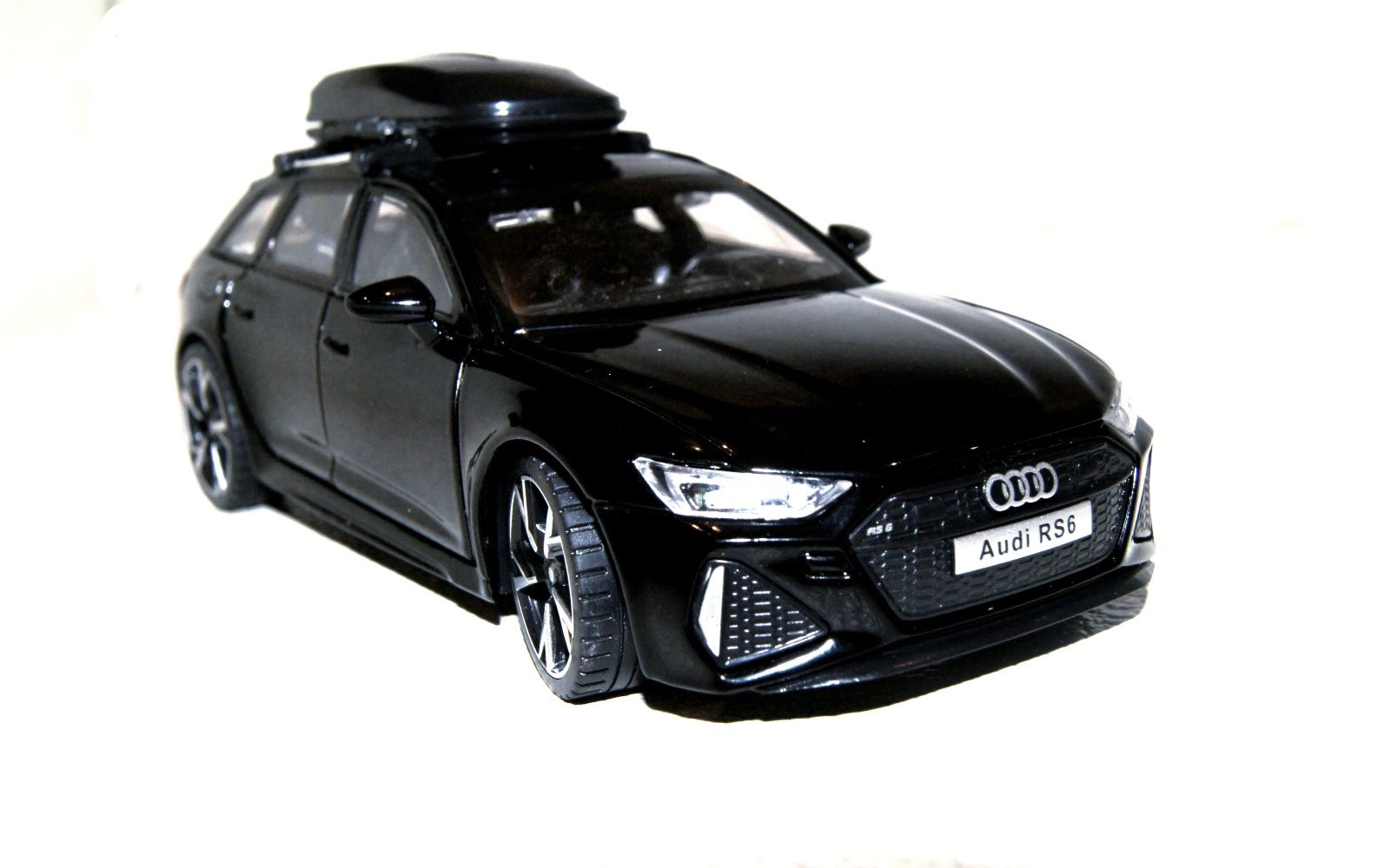 Model, resorak, auto Audi RS6 1:32 nowy, Promocja!!
