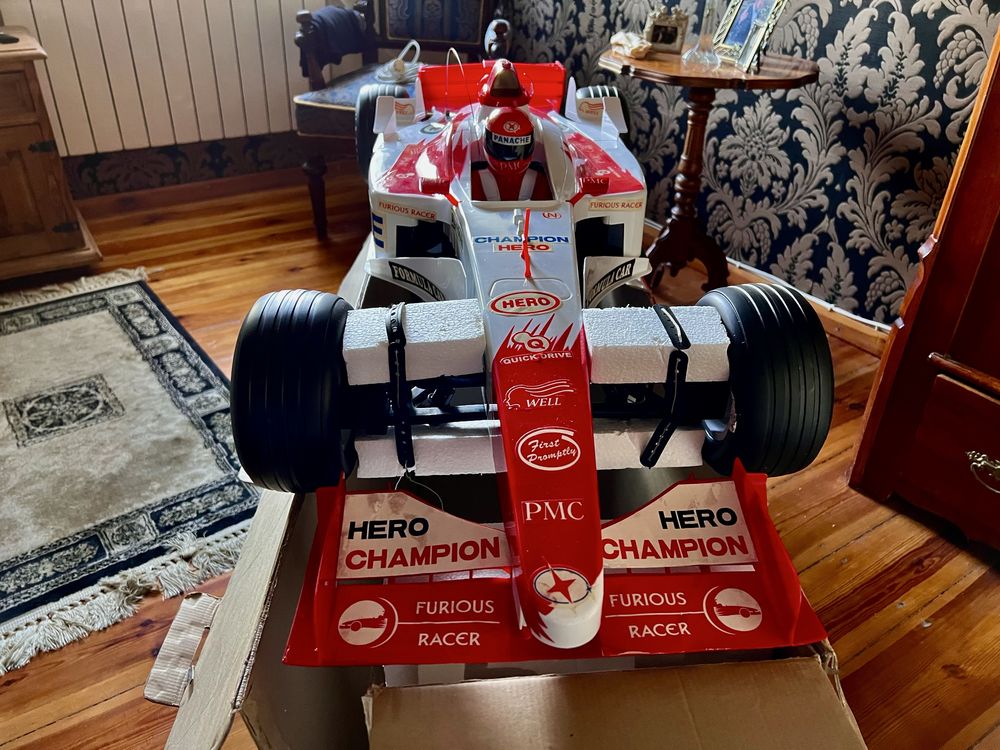 Duży samochód RC F1 1:4 – Innerva Tion Racing - Model Kolekcjonerski